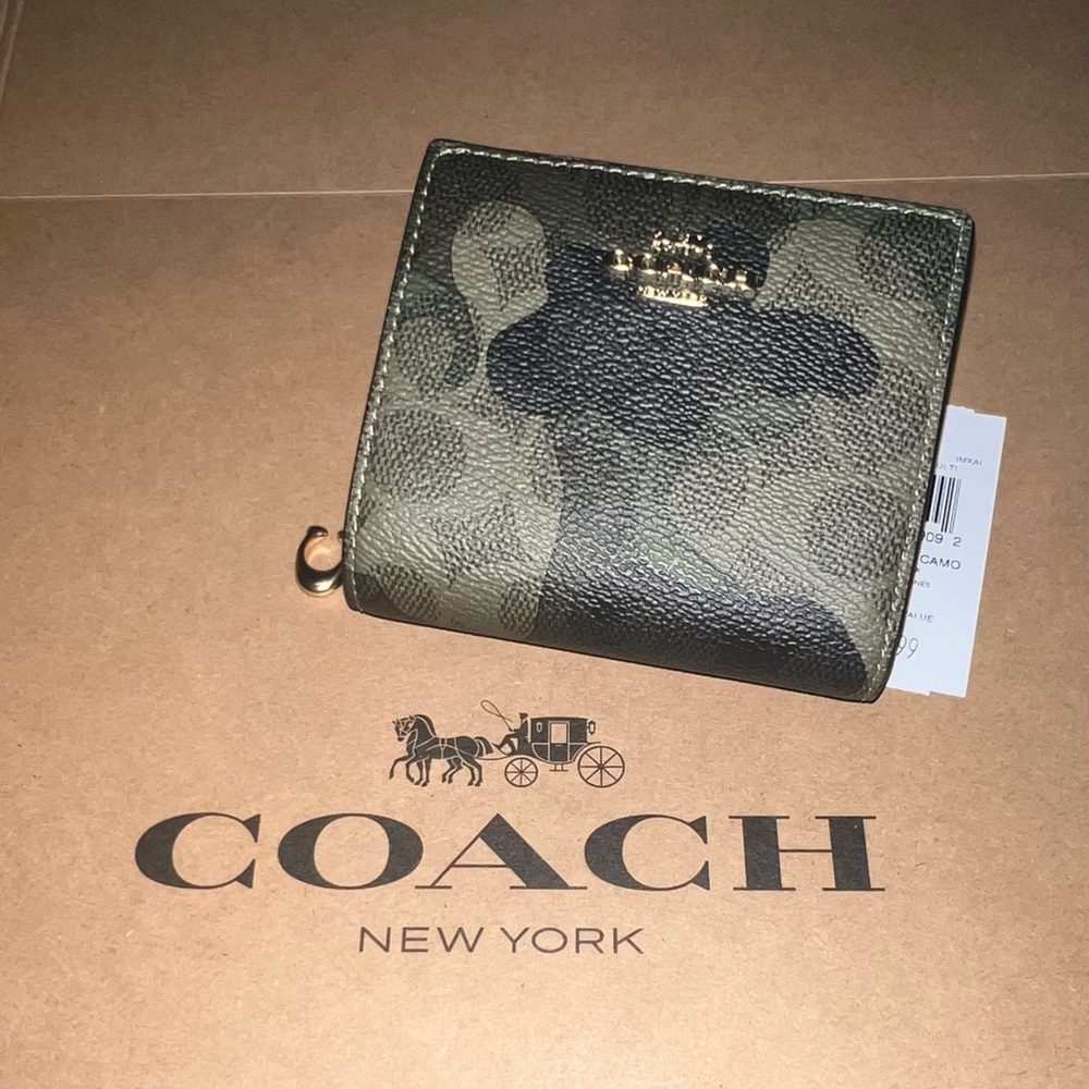 NWT Coach Camo Signature Small Leather Snap Wallet in Green and Black